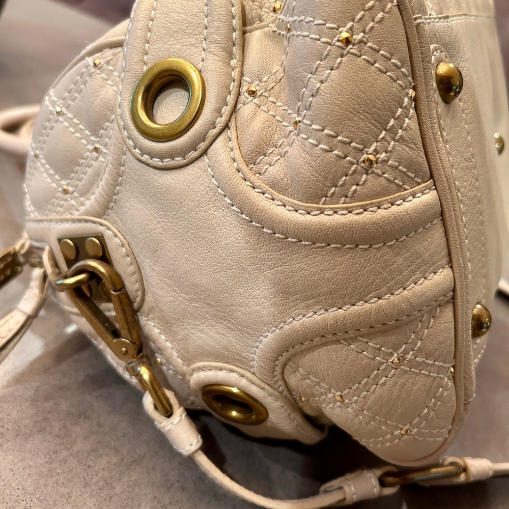 Lockheart Cream Leather Satchel with Gold Hardware - Picture 4 of 11